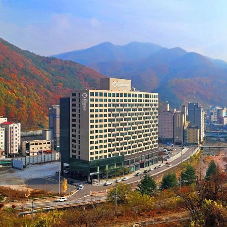 Jeongseon Intoraon Hotel エクステリア 写真