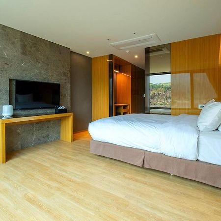 Jeongseon Intoraon Hotel エクステリア 写真