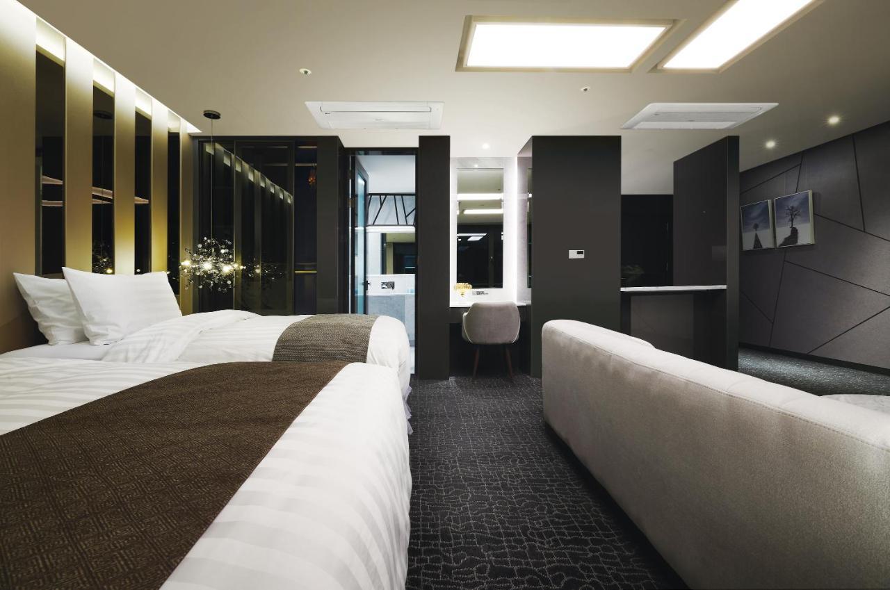 Jeongseon Intoraon Hotel エクステリア 写真