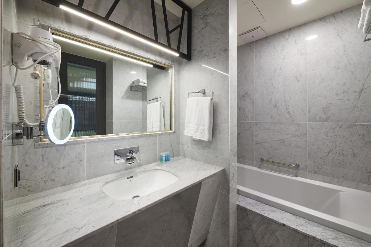 Jeongseon Intoraon Hotel エクステリア 写真