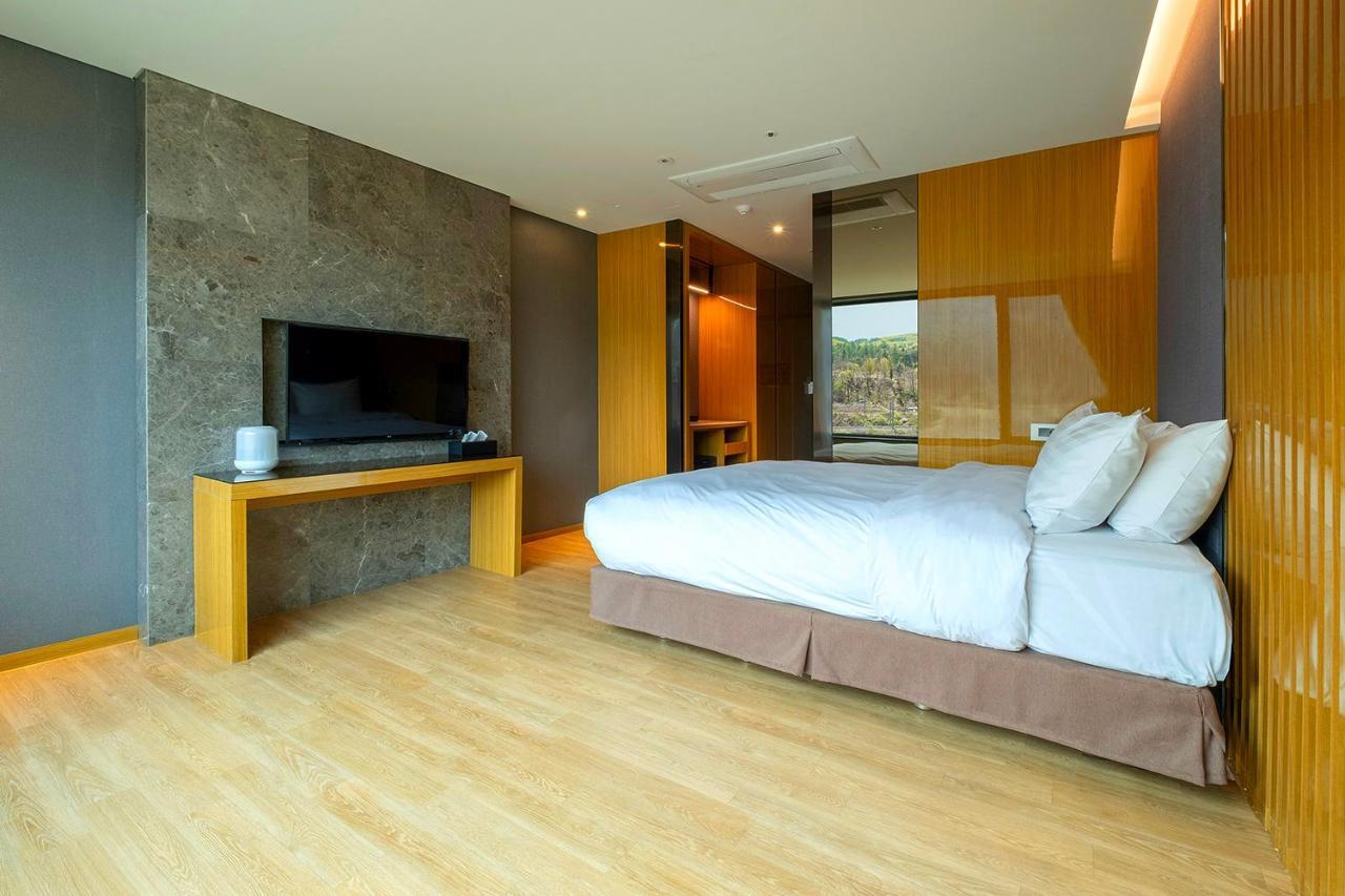 Jeongseon Intoraon Hotel エクステリア 写真
